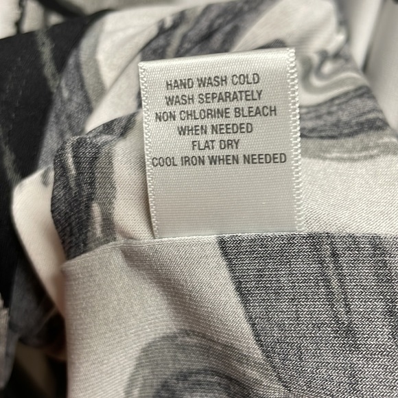 Dressbarn Blouse w/Butterfly Sleeves - Picture 7 of 7